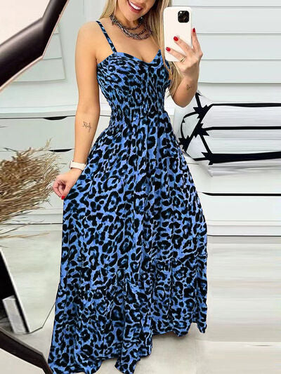 Vestido de tirantes con cuello en forma de corazón de leopardo