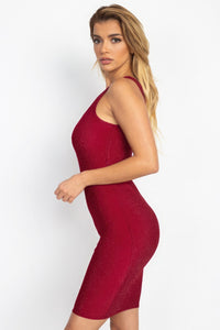 Vestido mini de escote en forma de concha metálica