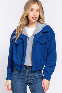 Chaqueta de corduroy con capucha de manga larga