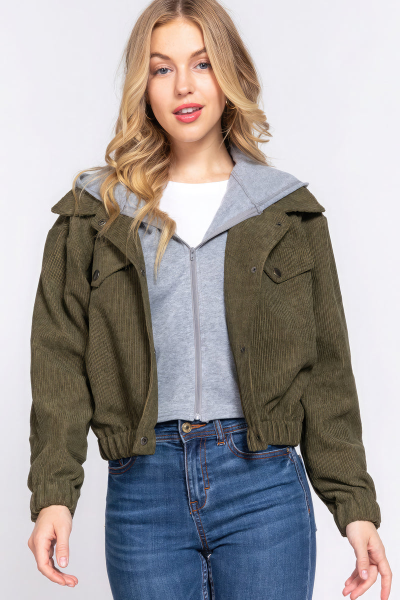 Chaqueta de corduroy con capucha de manga larga