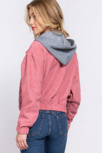 Chaqueta de corduroy con capucha de manga larga